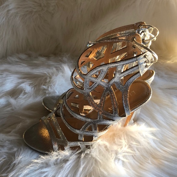 LILIANA | EUC Silver Chic Heels 👠 - Picture 4 of 8